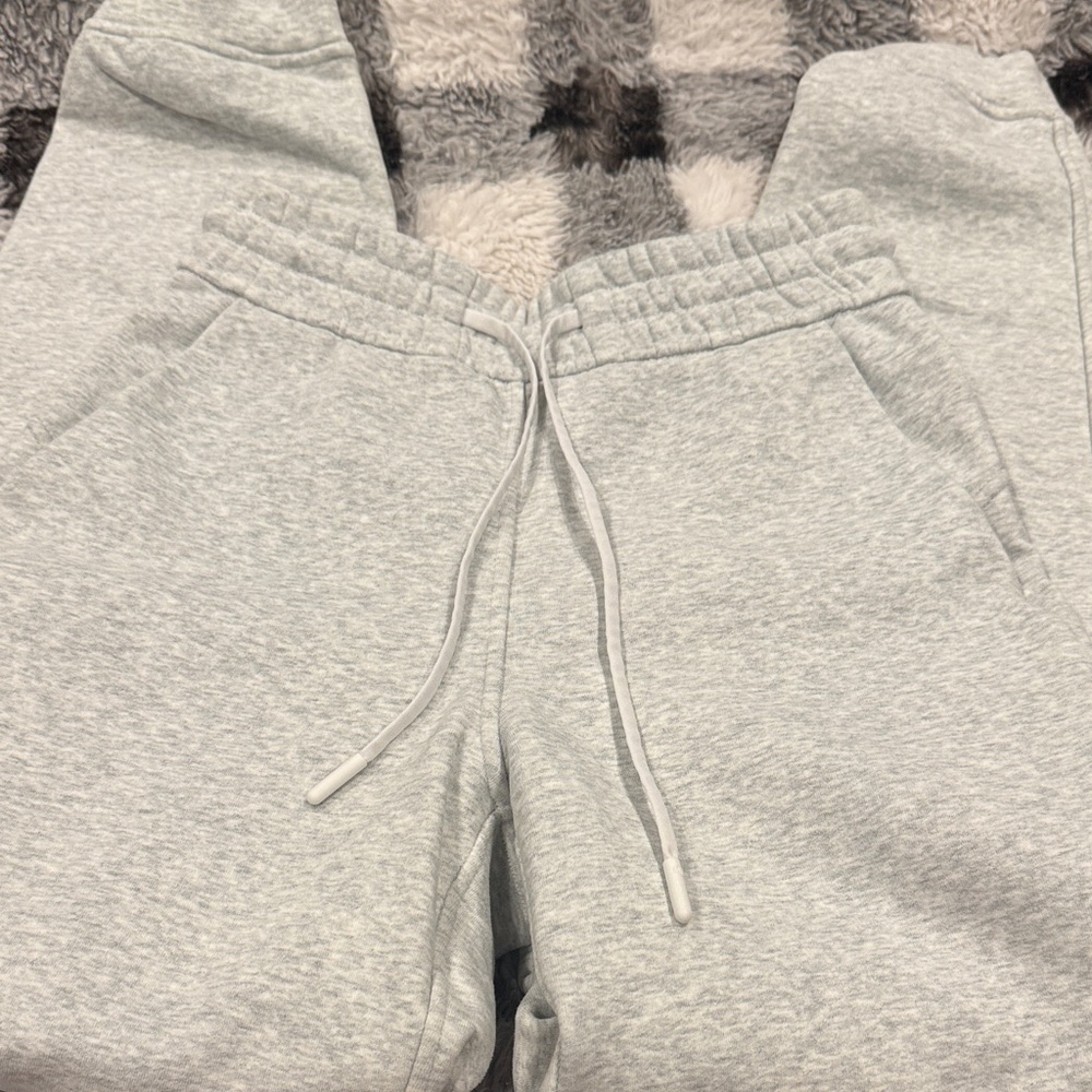 Lululemon High Rise Loungeful Jogger